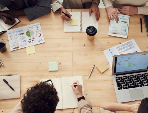 pexels-fauxels-3183186